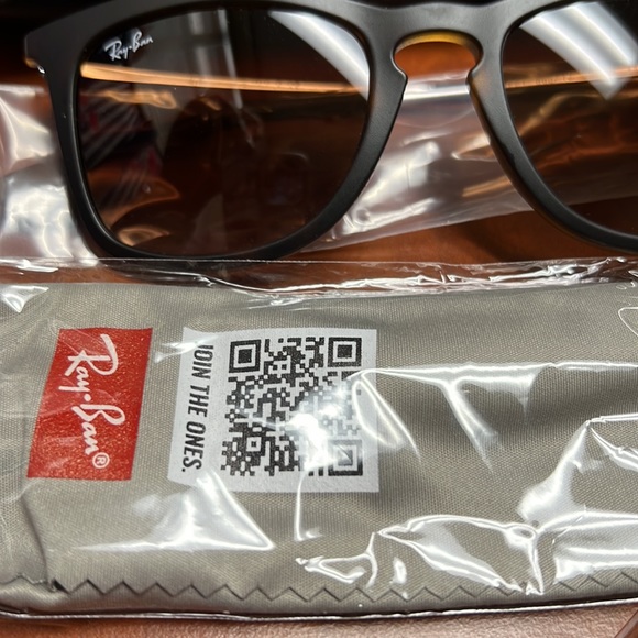 Brand new women’s Ray Band sunglasses - Picture 2 of 3